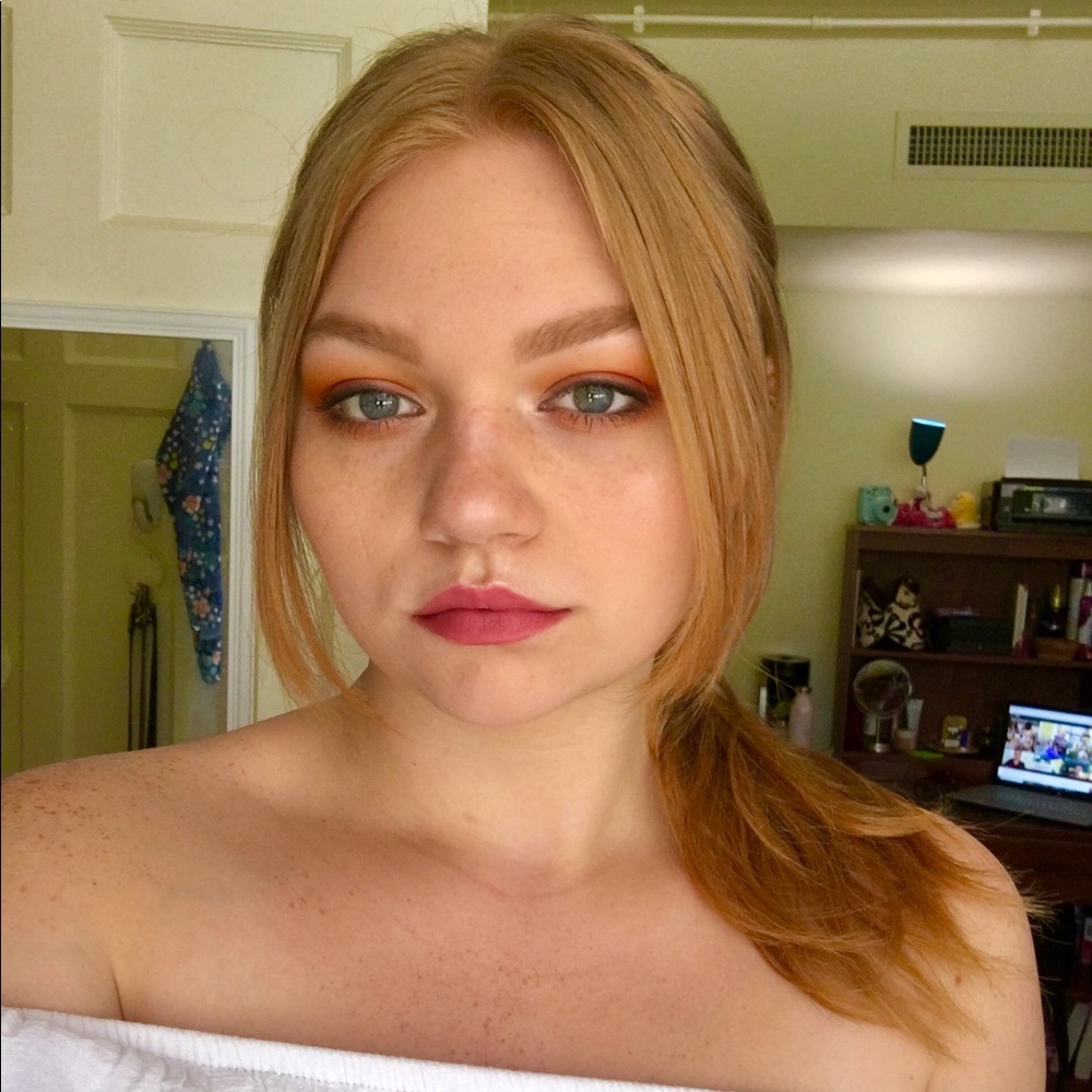 Meet your Posher, Brooke
